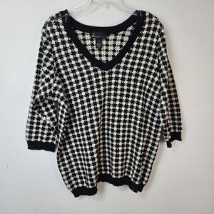 Lane Bryant Black & Cream Houndstooth V-Neck Sweater